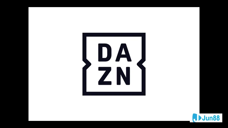 Cầu thủ của đội Brest vượt qua hàng phòng ngự của đội Nantes trong trận đấu bóng đá. Cầu thủ của đội Brest vượt qua hàng phòng ngự của đội Nantes trong trận đấu bóng đá.