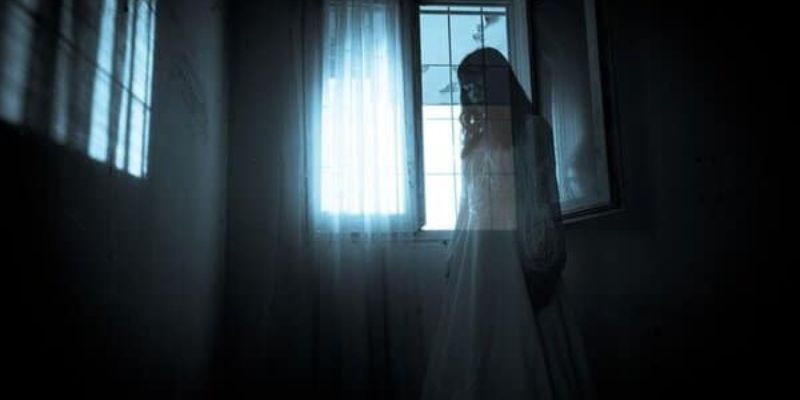 Mơ thấy ma nữ áo trắng điềm báo tài lộc từ phái nữ