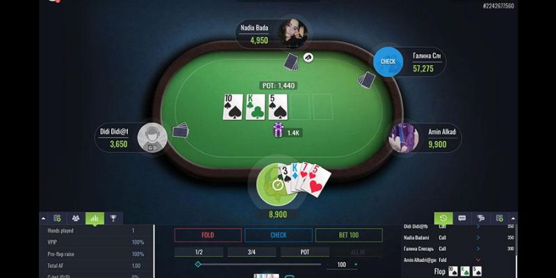 Poker king board với ba lá K tạo tứ quý khủng