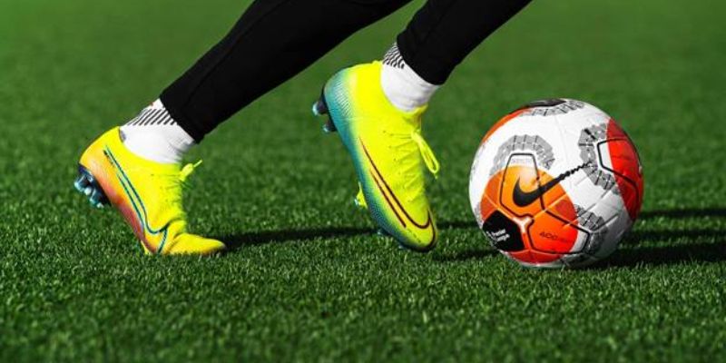 Tiền Đạo Cắm - Cùng Jun88 Khám Phá Vai Trò Và Kỹ Năng Cần Có 4 Tiền đạo cắm luôn là trung tâm của hệ thống tấn công