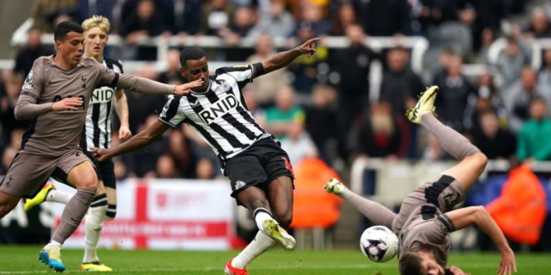 Bí quyết phân tích xG và form gần nhất của Isak – Gordon – Osula